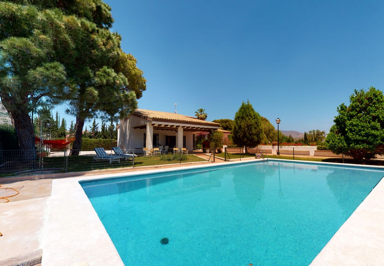Chalet en Novelda - Family Rustic Villa
