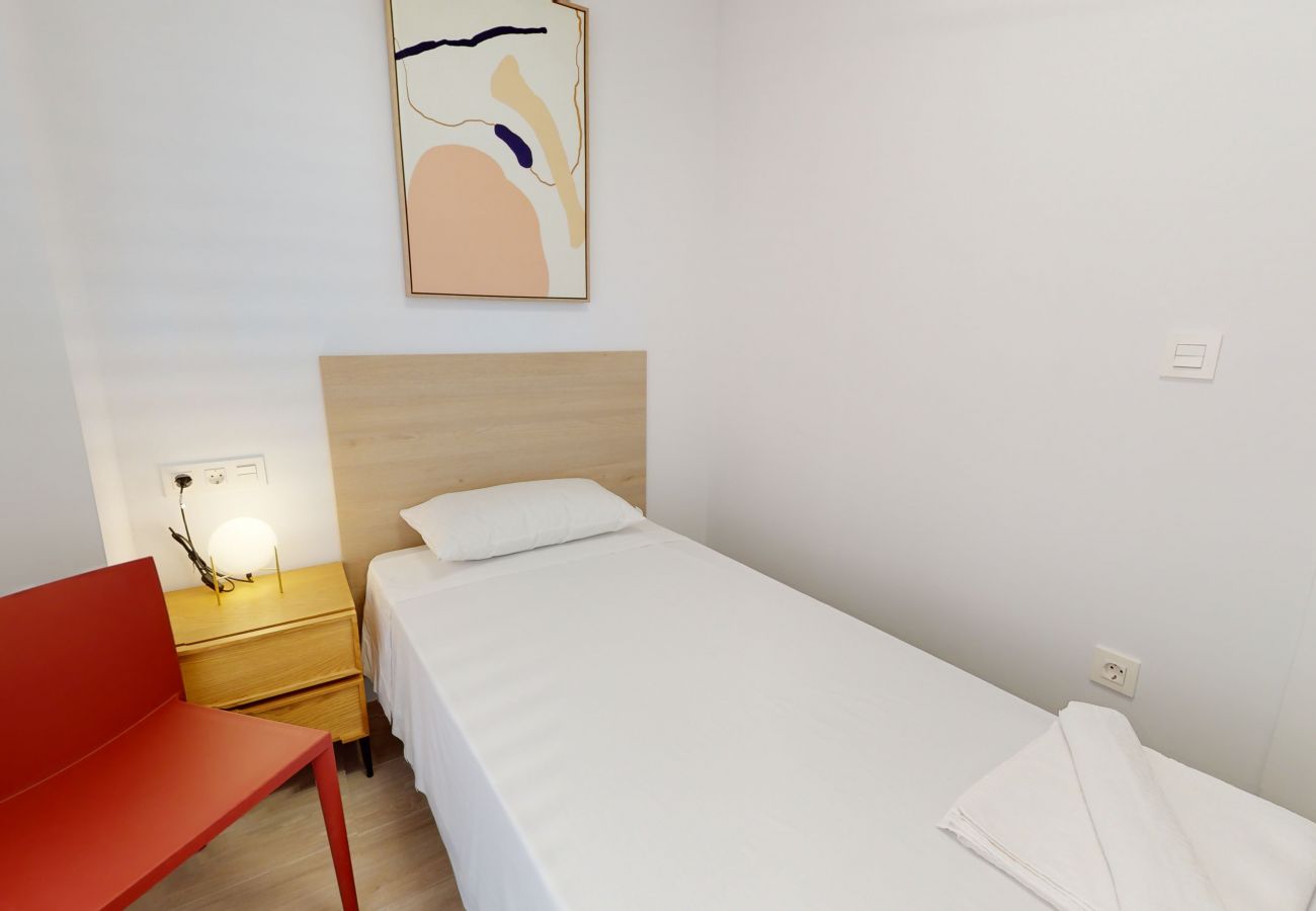 Apartamento en Alicante - Alicante Colorful Penthouse Center 5A