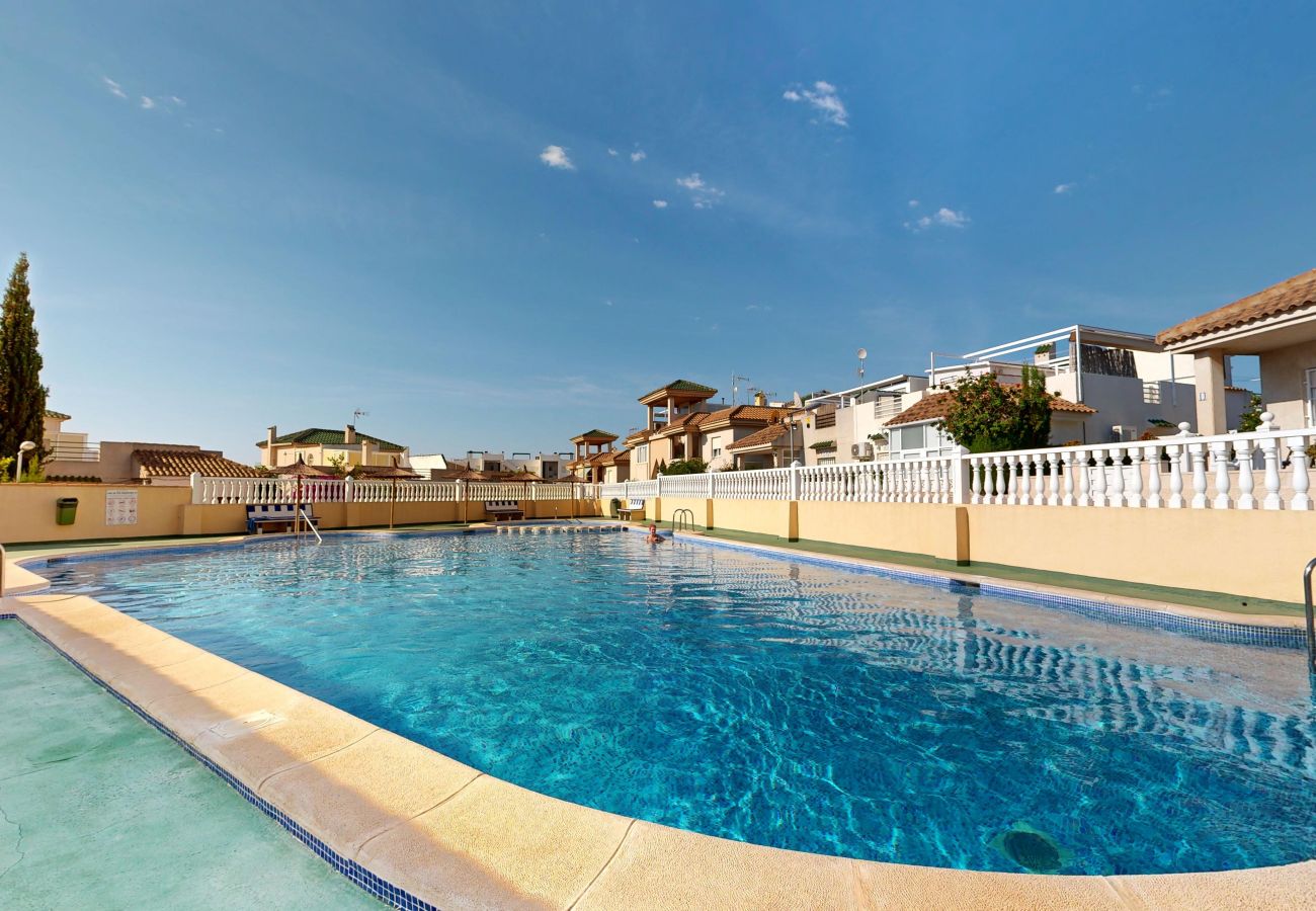 Apartamento en Torrevieja - Nice Home with Swimming Pool