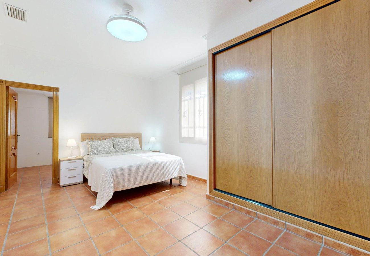 Casa adosada en Alicante - Beautiful & Charming House in Alicante