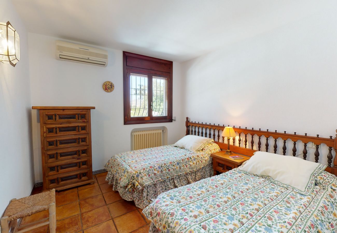 Chalet in Novelda - Family Rustic Villa