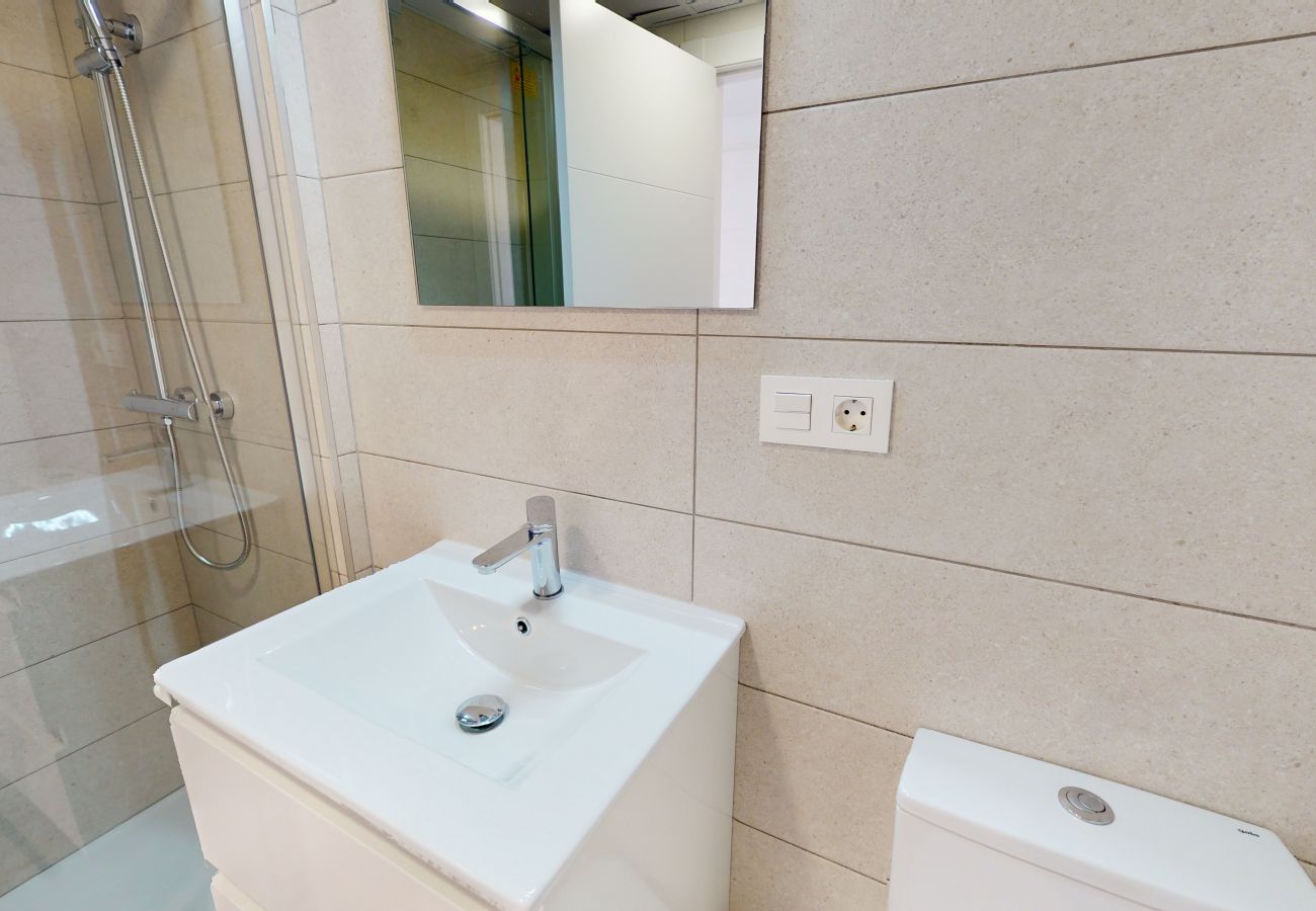 Apartment in Alicante / Alacant - Alicante Colorful Penthouse Center 5B