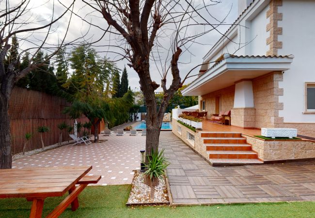 Villa in Alicante - ESPECTACULAR CHALET LICENCIA TURÍSTICA ALICANTE Villa in Alicante - ESPECTACULAR CHALET LICENCIA TURÍSTICA ALICANTE