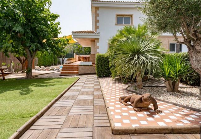 Villa in Alicante - ESPECTACULAR CHALET LICENCIA TURÍSTICA ALICANTE Villa in Alicante - ESPECTACULAR CHALET LICENCIA TURÍSTICA ALICANTE