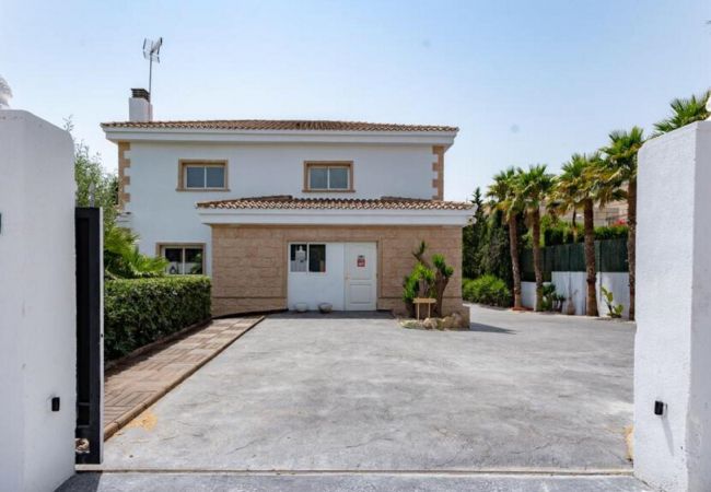 Villa in Alicante - ESPECTACULAR CHALET LICENCIA TURÍSTICA ALICANTE Villa in Alicante - ESPECTACULAR CHALET LICENCIA TURÍSTICA ALICANTE