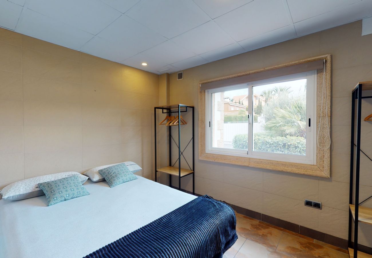 Villa in Alicante - ESPECTACULAR CHALET LICENCIA TURÍSTICA ALICANTE Villa in Alicante - ESPECTACULAR CHALET LICENCIA TURÍSTICA ALICANTE