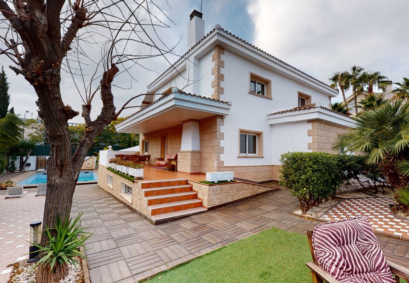 Villa in Alicante - ESPECTACULAR CHALET LICENCIA TURÍSTICA ALICANTE Villa in Alicante - ESPECTACULAR CHALET LICENCIA TURÍSTICA ALICANTE